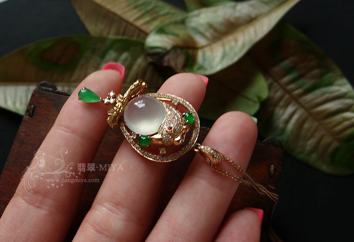 咪雅翡翠
