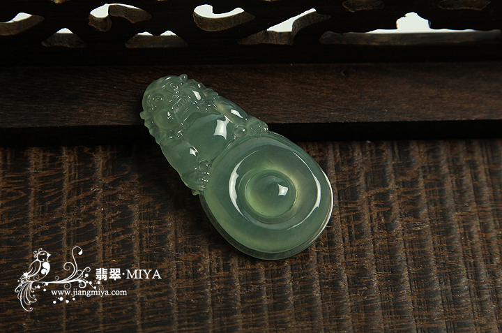 咪雅翡翠
