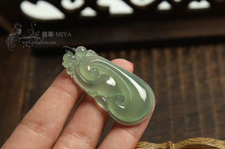 咪雅翡翠