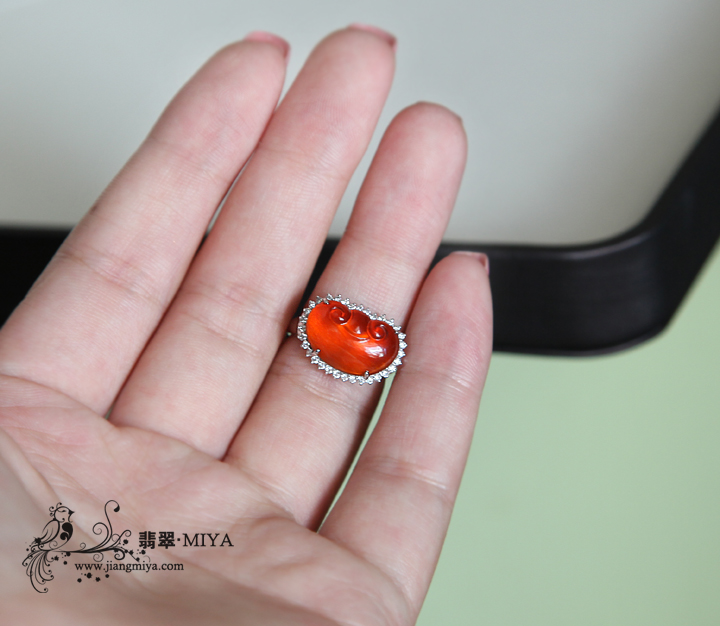 咪雅翡翠