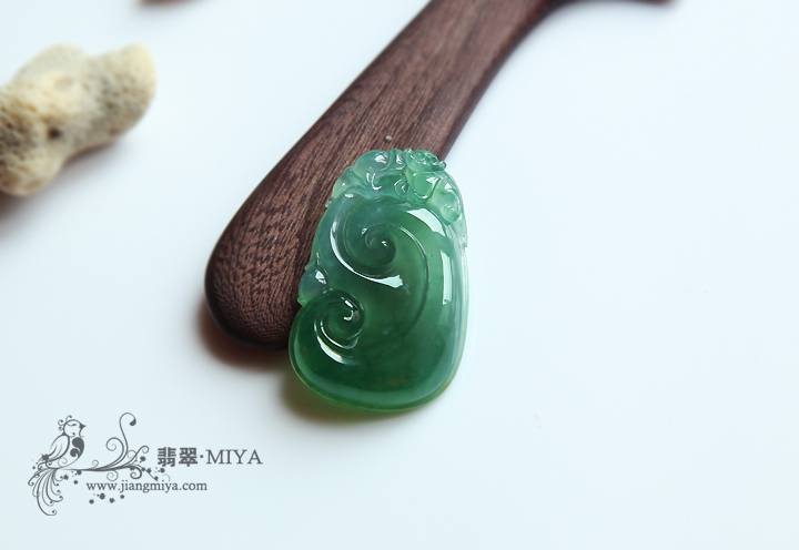 咪雅翡翠