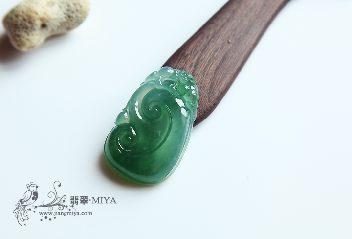 咪雅翡翠