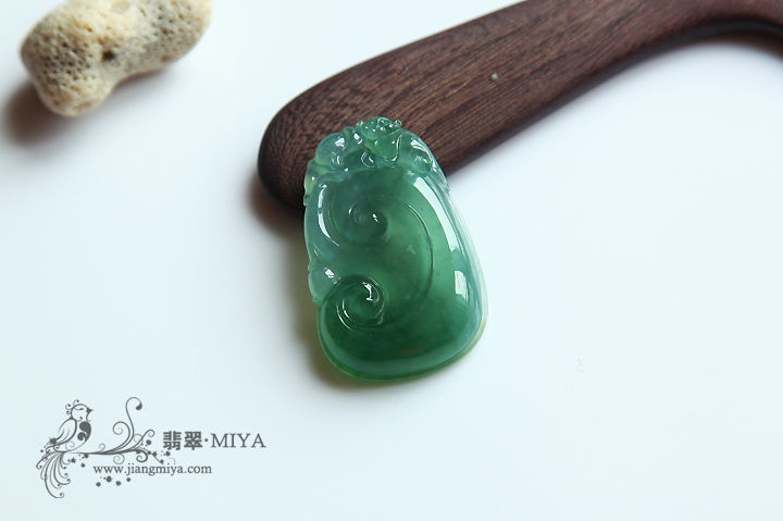 咪雅翡翠