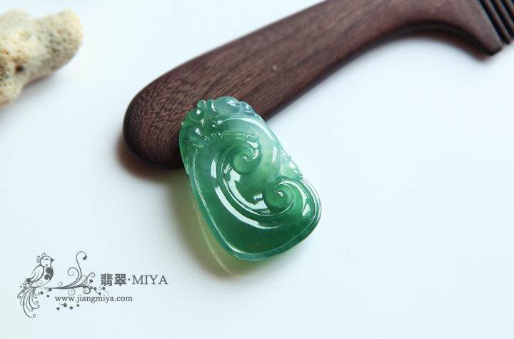 咪雅翡翠