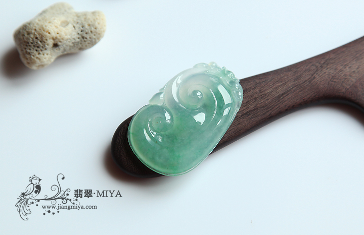 咪雅翡翠