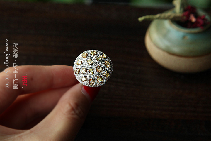 18k白金钻石蘑菇戒指